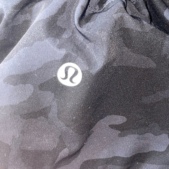 Lululemon Pack It Up Jacket Incognito Camo Multi Grey 2018 Style #: W4AVRS Sz 4 - Picture 7 of 8